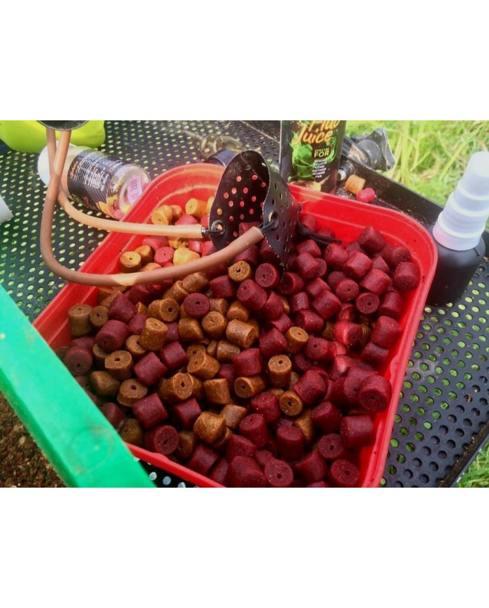 Pellet 12mm FEEDER BAIT 800g - F1 Ochotka/Konopia Pellet 12mm FEEDER BAIT 800g - F1 Ochotka/Konopia